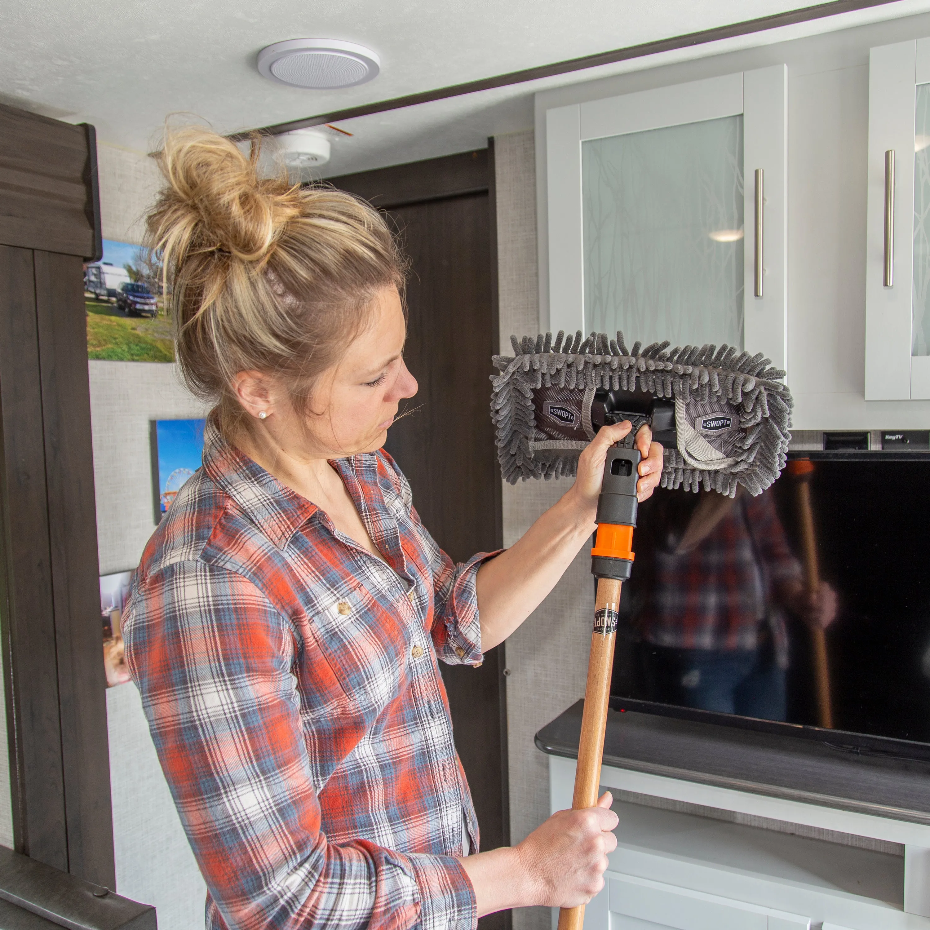 High-Reach Cleaning Kit with System Organizer and Telescopic Handle