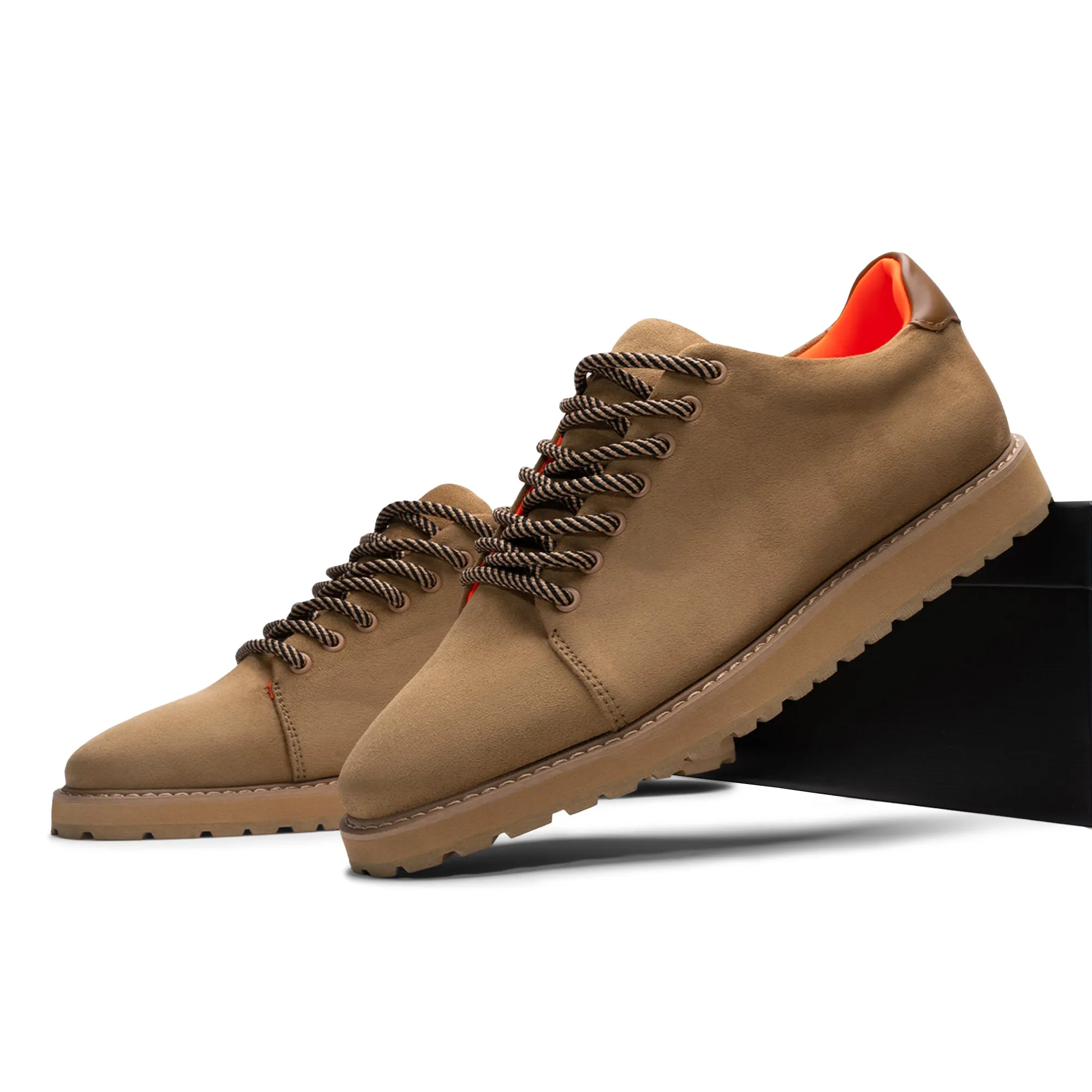 The Muscoby S TAYNO Suede Low Lace Up Sneaker